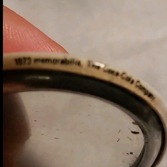 1973 Coca Cola Advertising Pocket Mirror - Picture 3 of 4